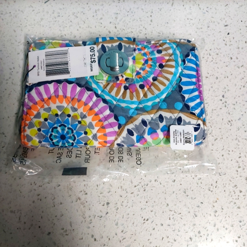 Vera Bradley Turnlock Wallet Sunny Medallion NWT